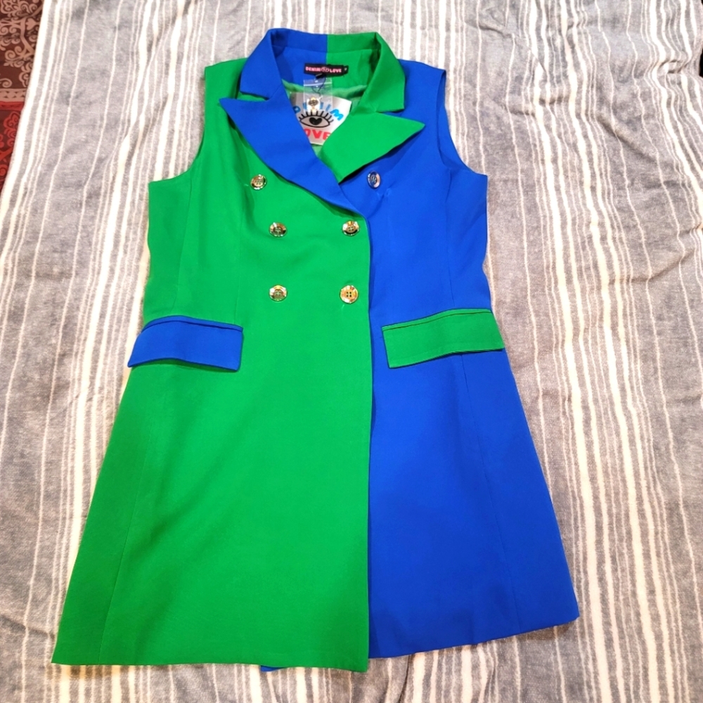 New Womens sleeveless blazer